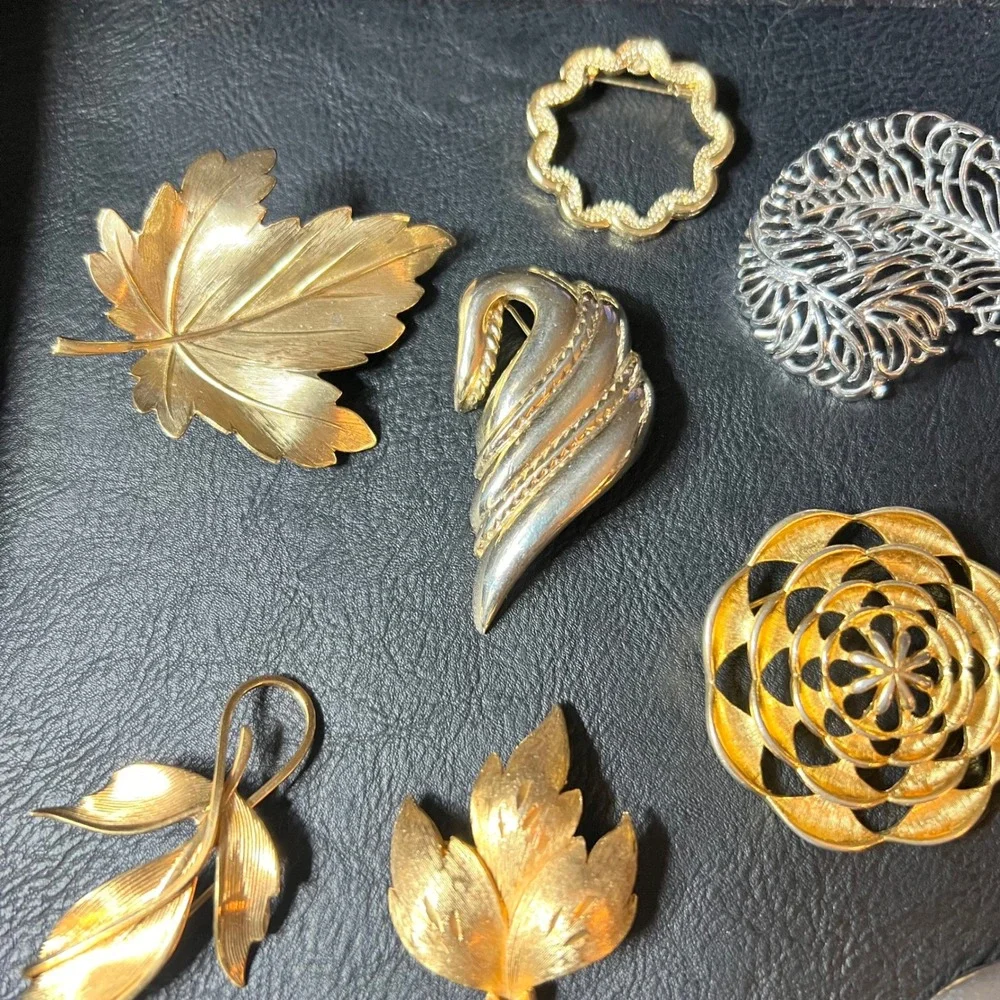 Vintage Brooch Lot 16pc Gold Silver Tone Leaf Floral Geometric Mixed Size 90s